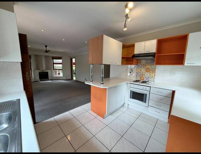 3 BEDROOM CLUSTER FOR SALE IN DOUGLASDALE